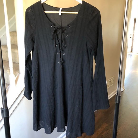 Sage Black Dress With Lace Up Deep V Sz L - Picture 1 of 8